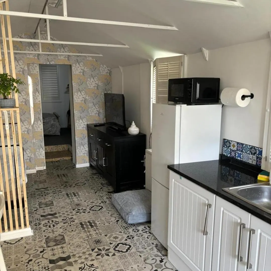 Private Apartment With En-Suite Bournemouth