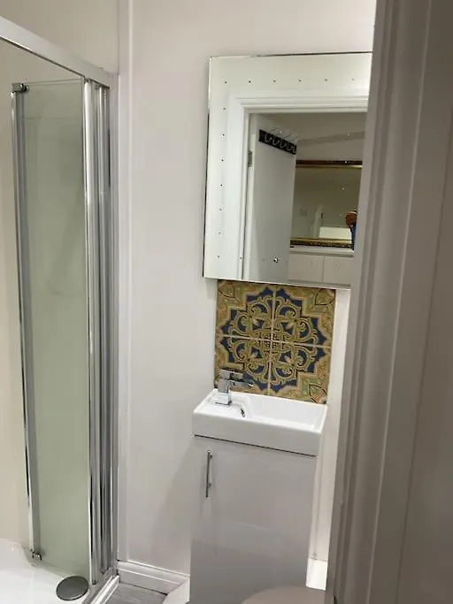 Private Apartment With En-Suite Bournemouth