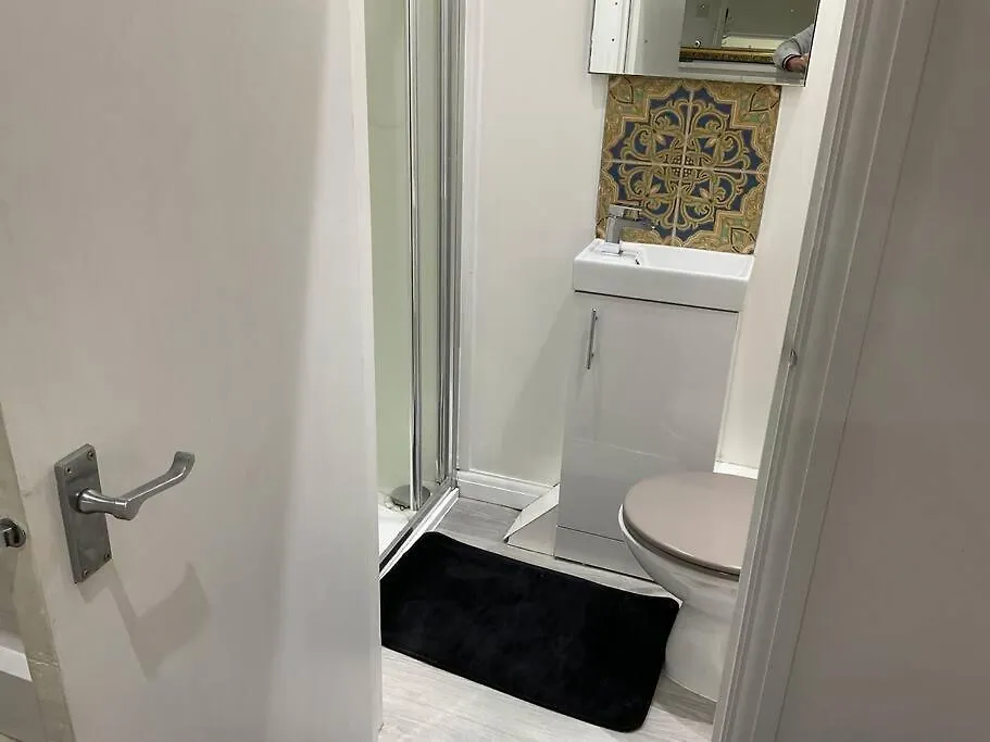 Private Apartment With En-Suite Bournemouth 0*,